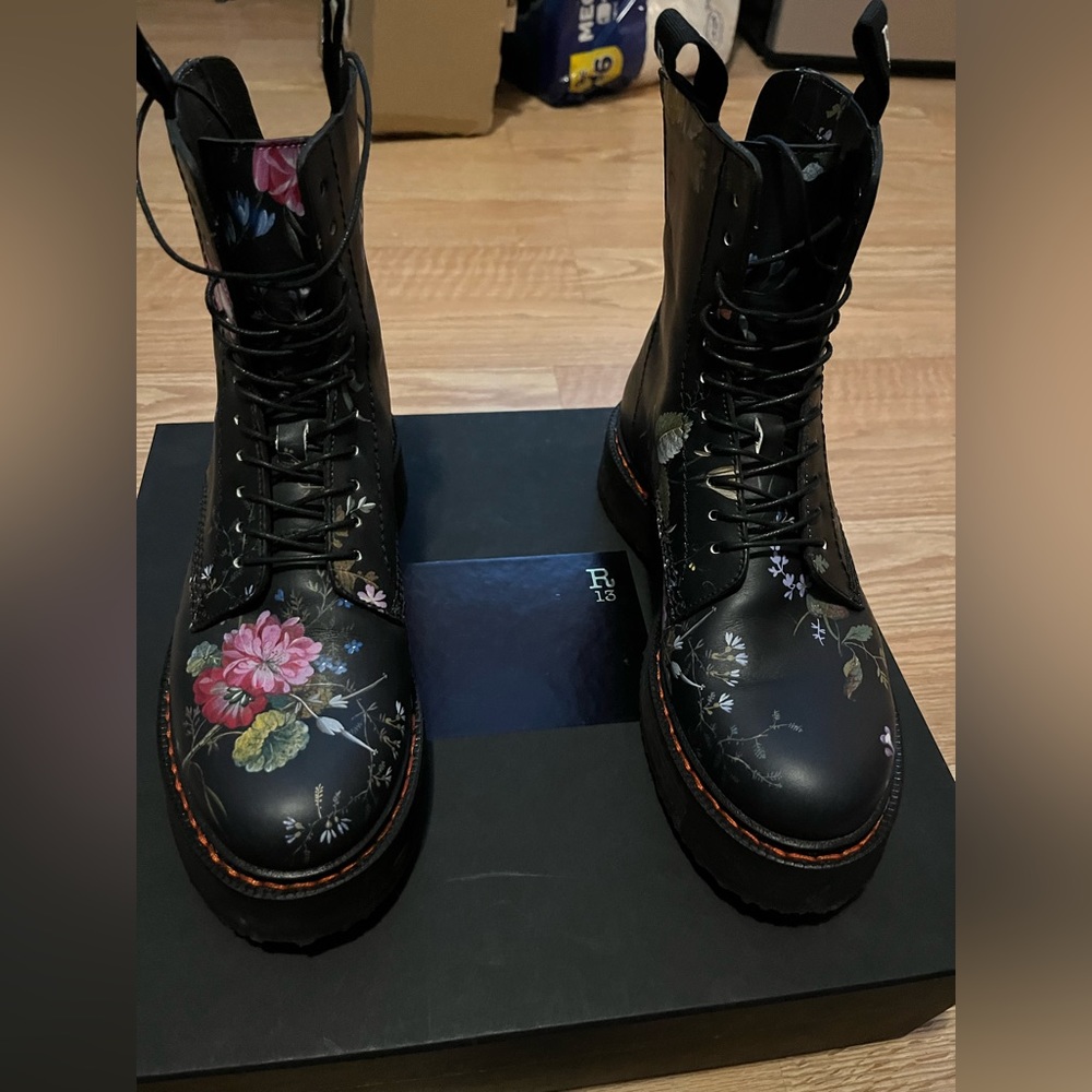 R13 single stack boot